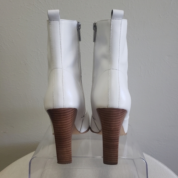 BLEECKER & Bond Kailey Bootie - Picture 3 of 10